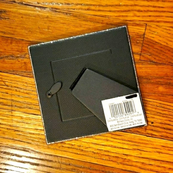 🆓️🔴FWP🔴Picture frame - Picture 2 of 2